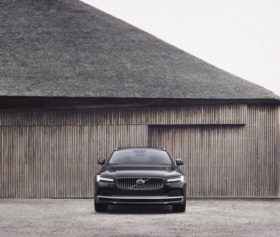  Volvo S90 T8 AWD Recharge Inscription 2020 года  (WW) (фото 2 из 12)